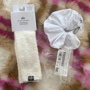 ALO Cream Plush Sock and White Scrunchie bundle